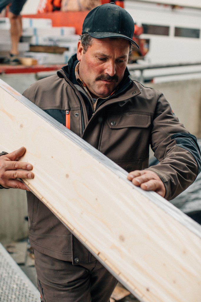 Artisans construction maison bois